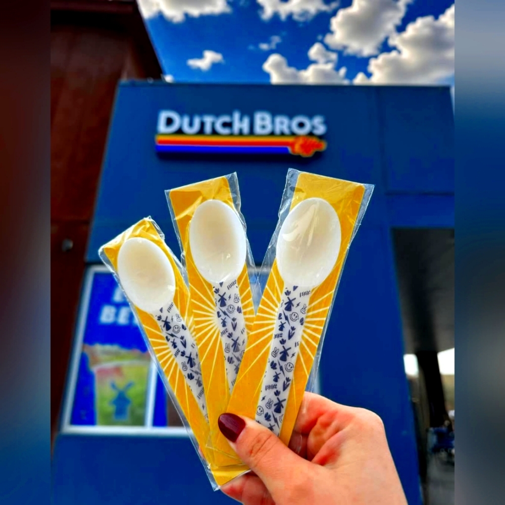 Set of✌️ 2 limited Edition Dutch Bros Color Changing Spoons NWT 👈 Rare !